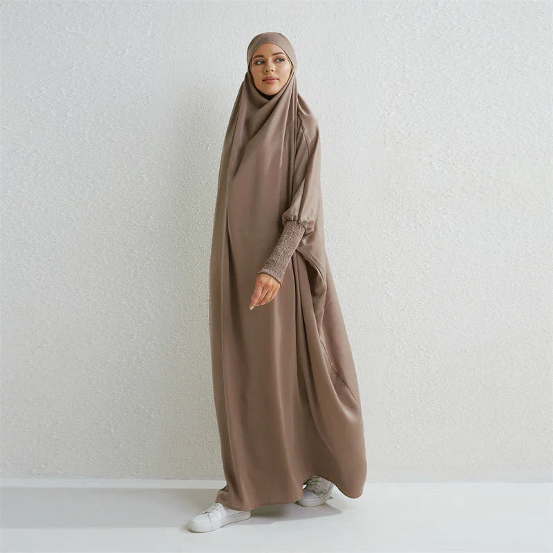 DUBAI Dress™ | Moslim Abaya met Capuchon & Smoking Mouw - 1+1 (GRATIS)